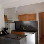 Rdc Avec Terrasse Acces Pour 4, A Canet-plage - Fr-1-696-134 *