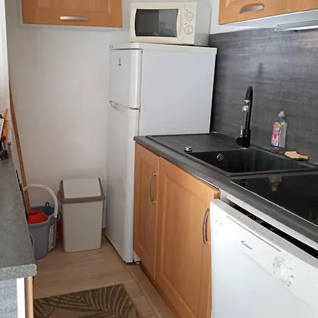 Rdc Avec Terrasse Acces Pour 4, A Canet-plage - Fr-1-696-134