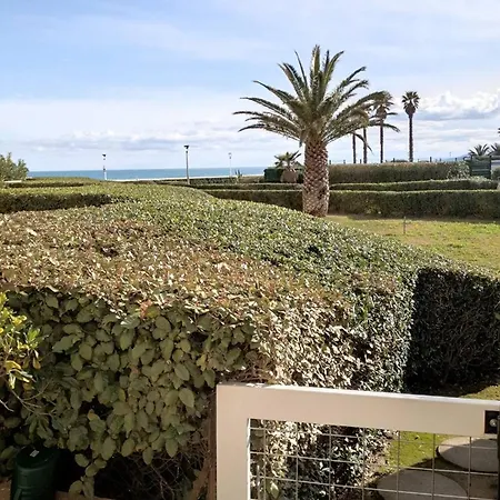 Rdc Avec Terrasse Acces Pour 4, A Canet-plage - Fr-1-696-134